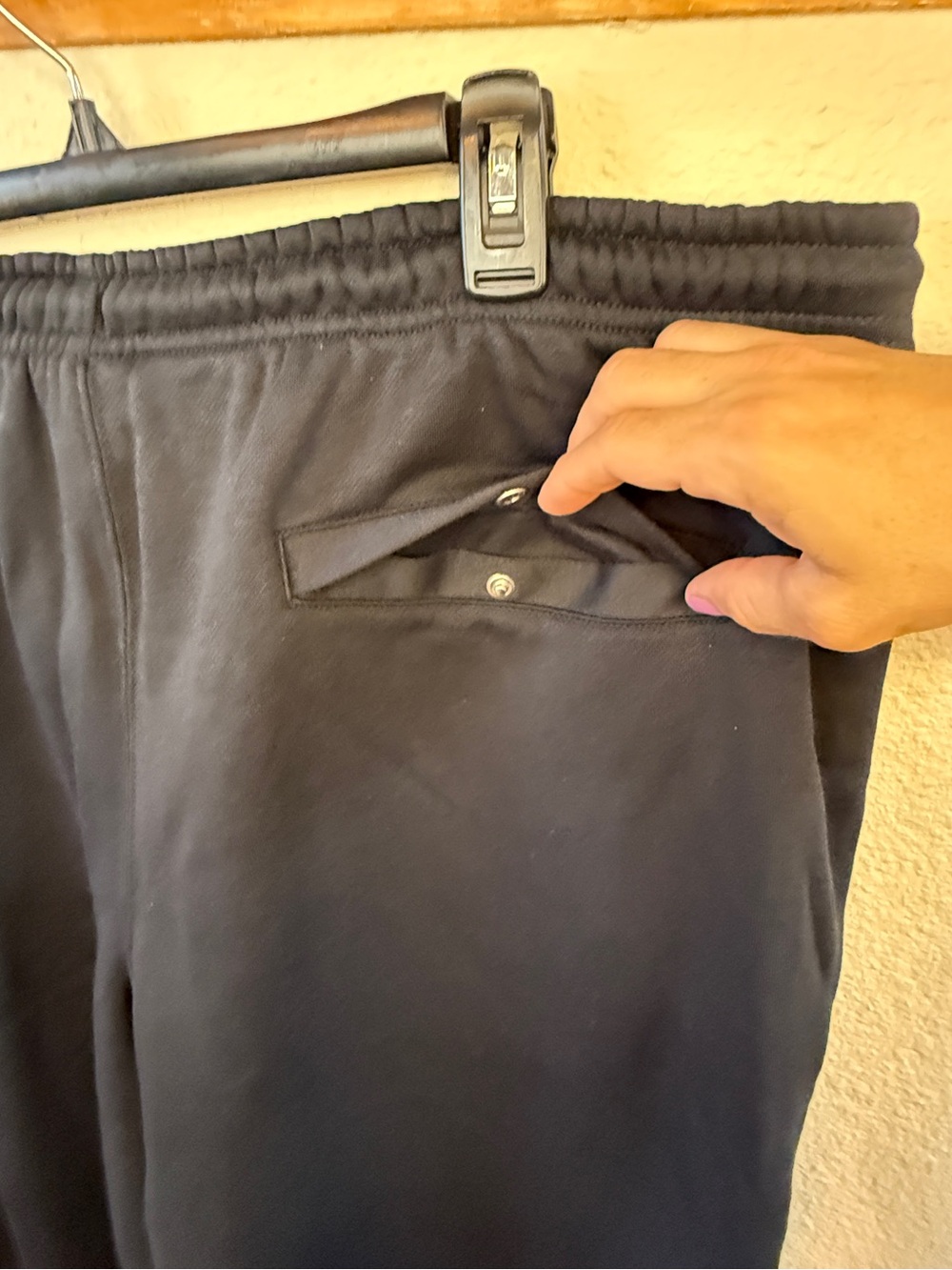 Nike Men’s Open Hem Fleece Pocket Sweatpants, Black, Size XXL - Picture 7 of 16